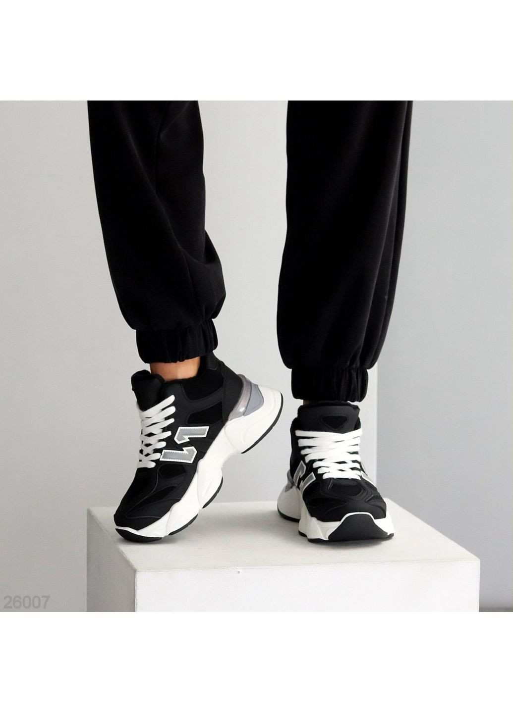 Демисезонные кроссовки No Brand чёрные демисезоны (370368607)