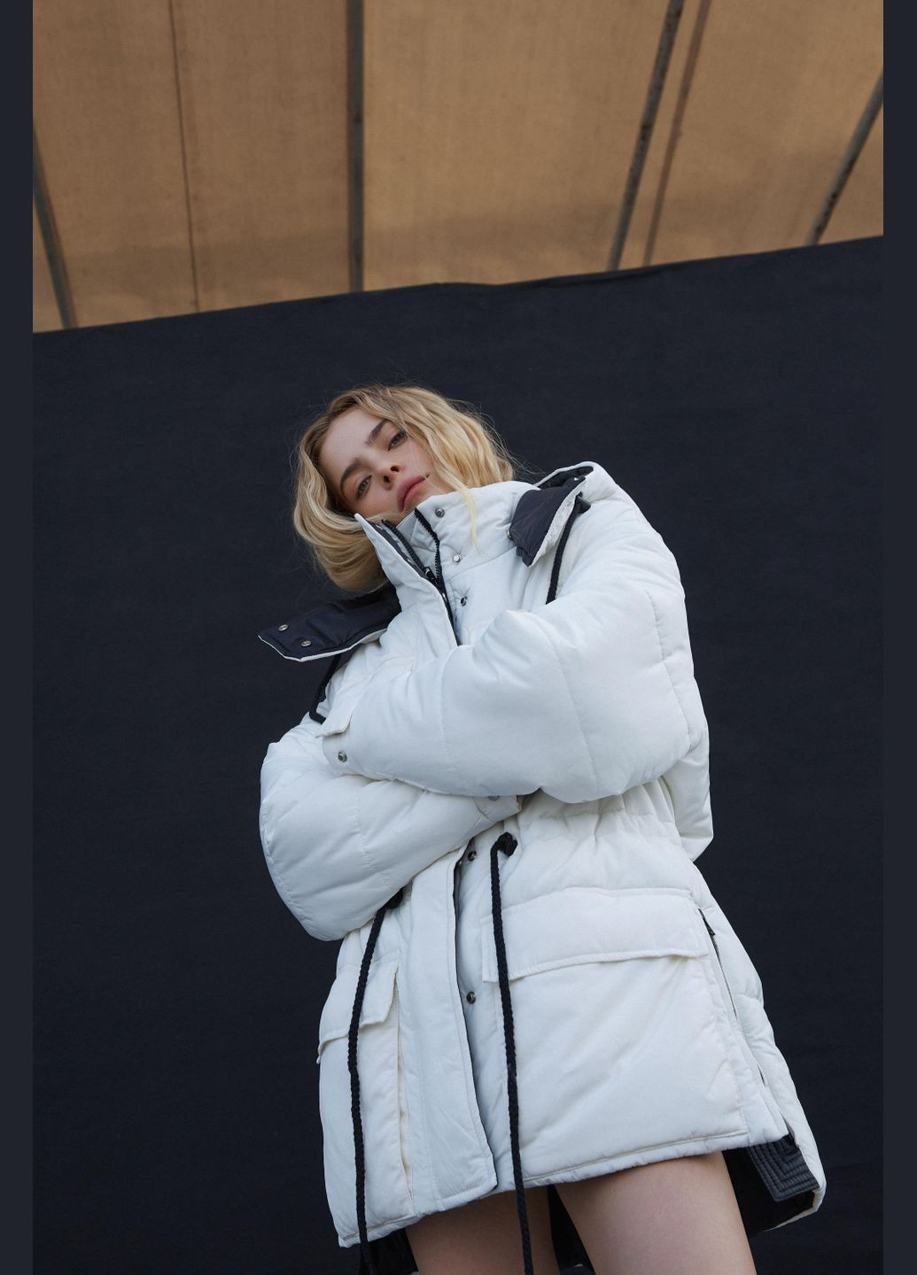 Біла зимня куртка, колір білий Estro