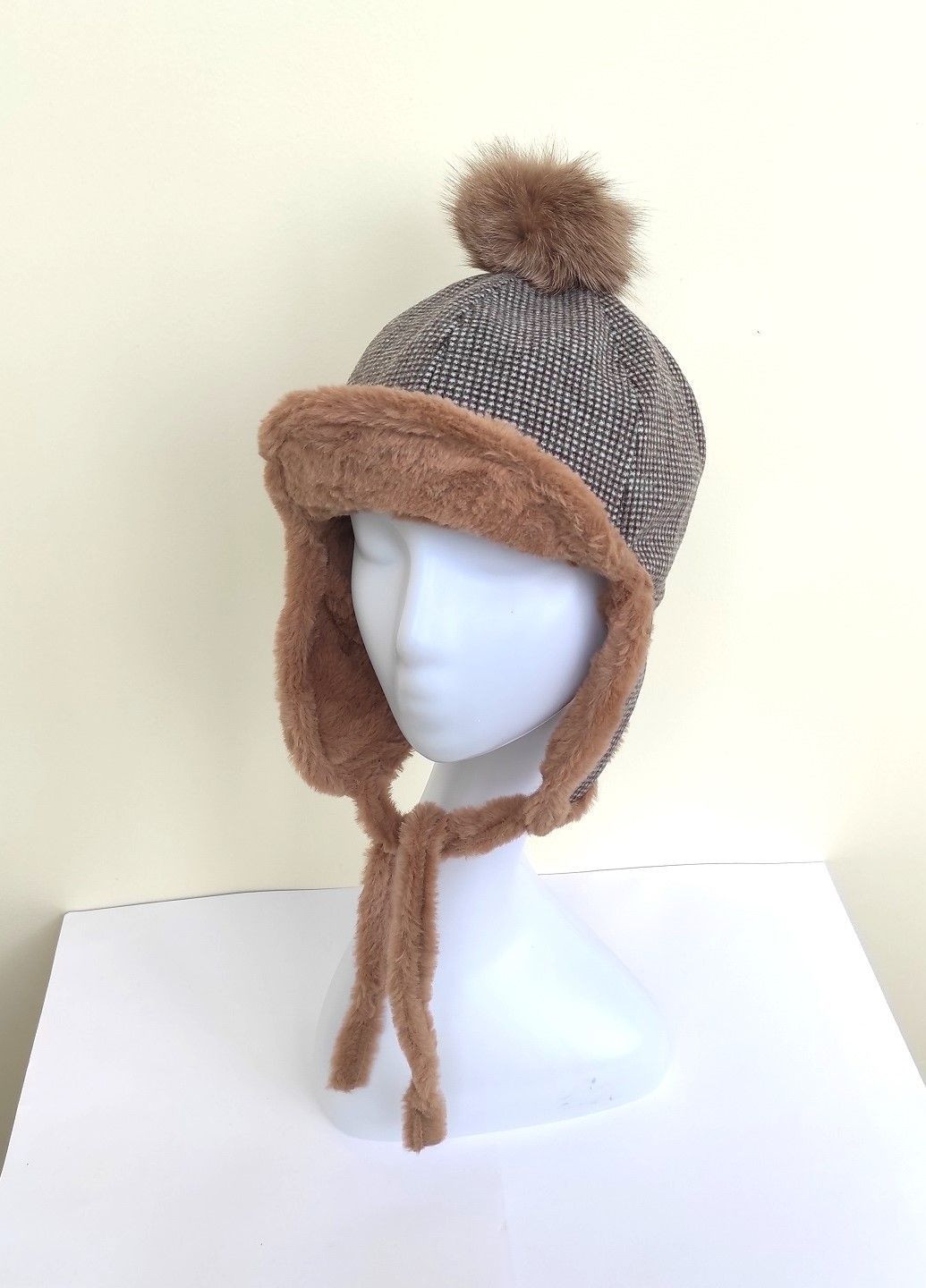 з Козирком та Помпоном, Підклад Супер М'яке Штучне Хутро No Brand Жіноча Зимова Шапка-Вушанка (363838663)