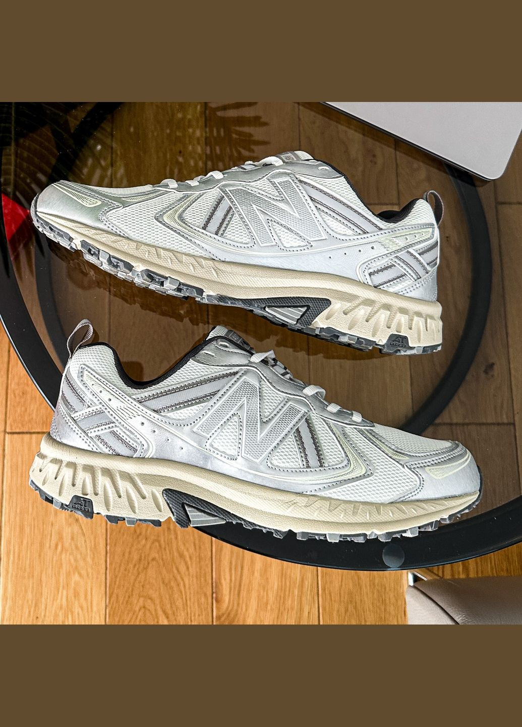 Серебряные демисезонные кроссовки мужские и женские new balance 410 v5 silver gray | нью беланс 410 v5 серебряные серые No Brand