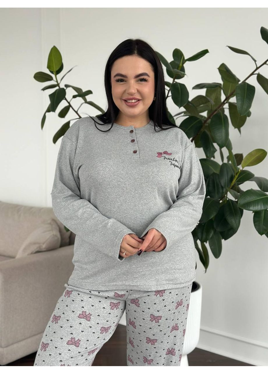 Сіра жіноча піжама plus size сіра з принтом бантиків / піжама жіноча великих розмірів сіра трикотажна бантики No Brand