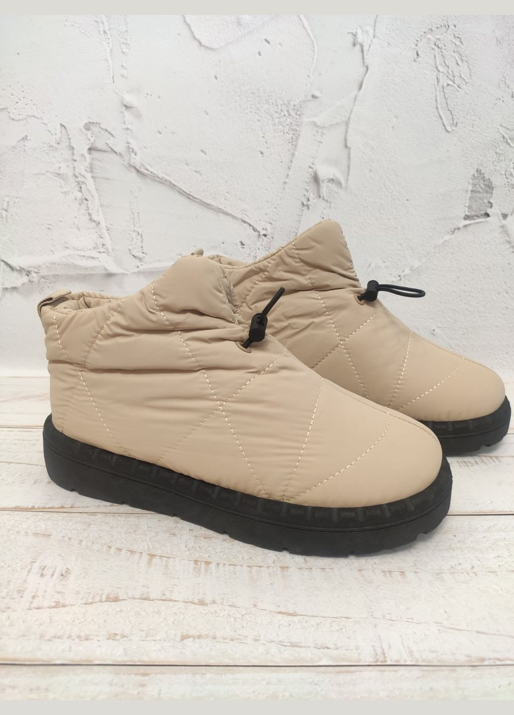 Бежевые хит продаж! стильные теплые дутики женские Stilli на резинке