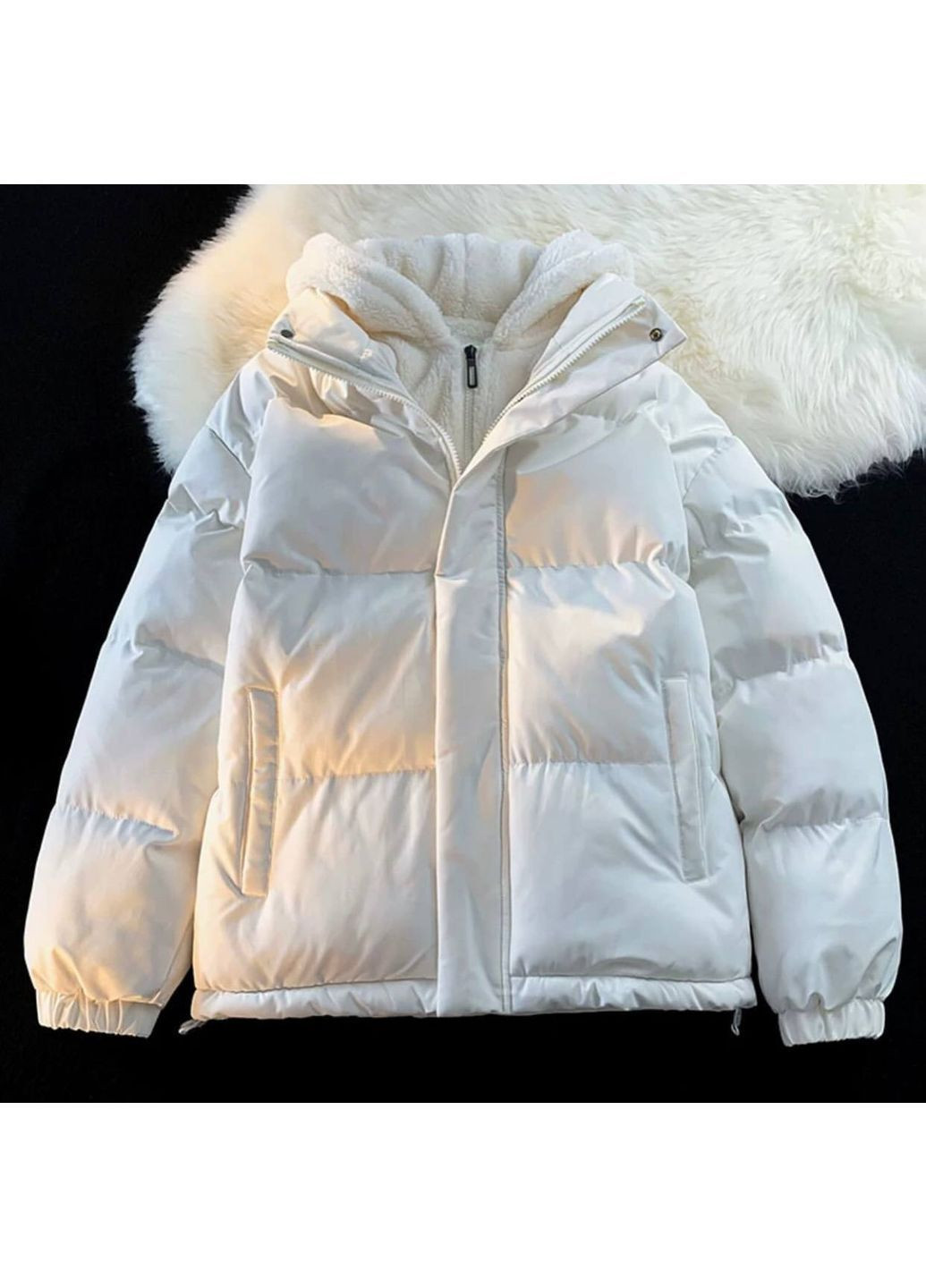 Молочная демисезонная куртка женская No Brand