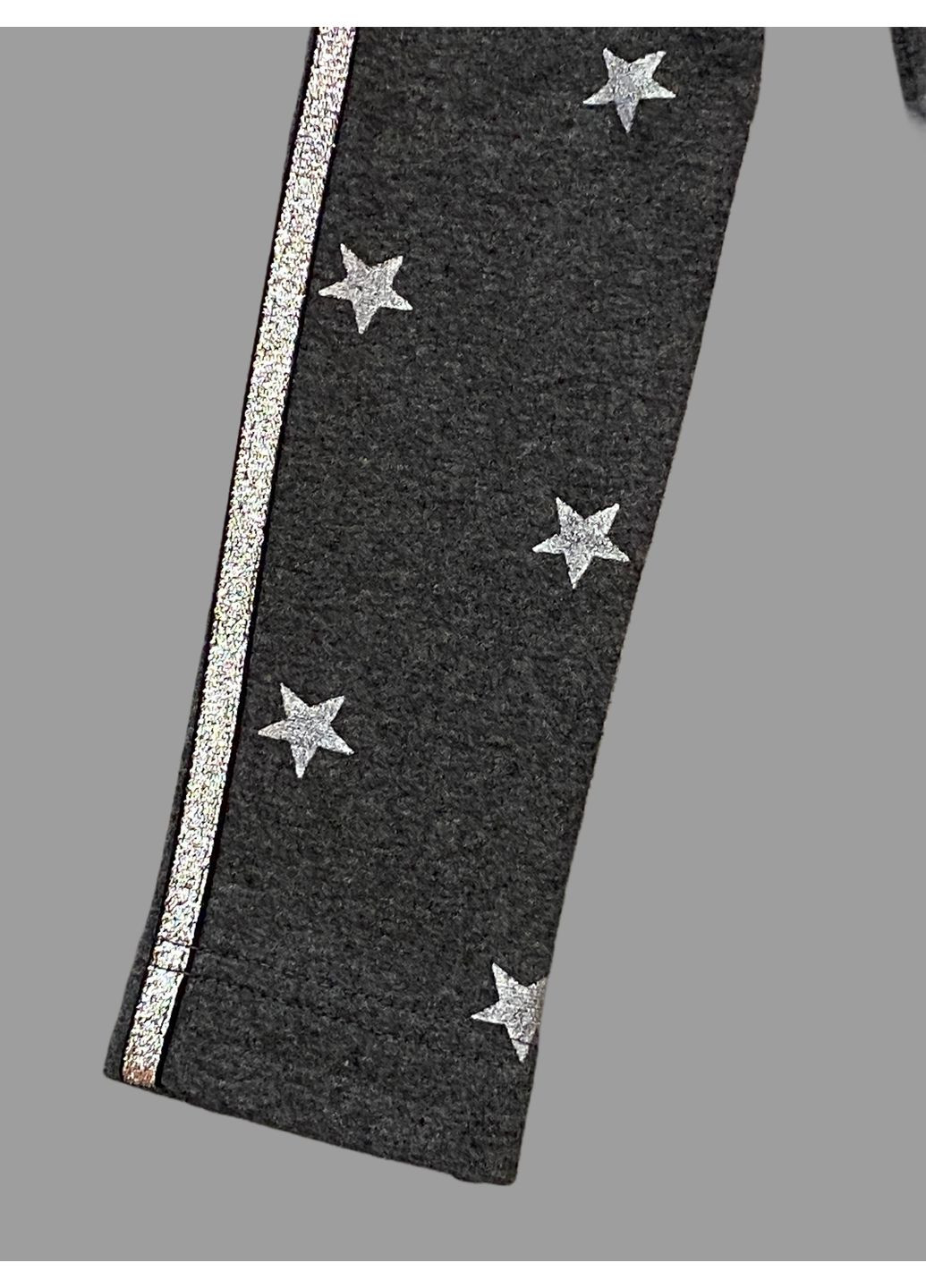 Mone свитшот серый для девочки звезды серый праздничный, повседневный, кэжуал трехнитка