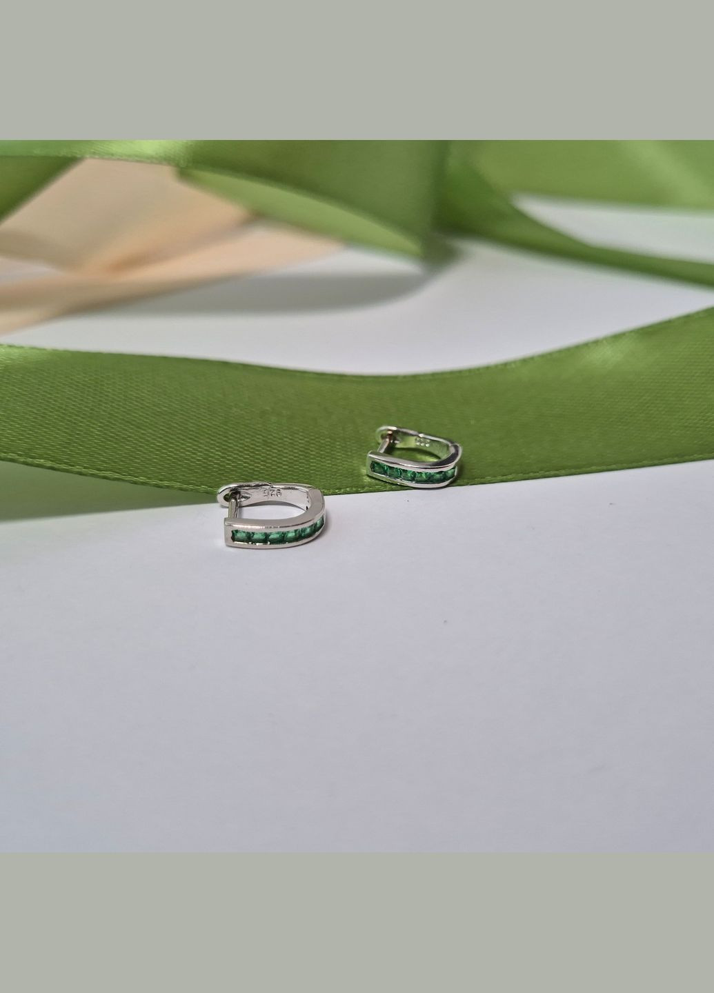 Срібні сережки Доріжка із Зеленими Каменями срібло 925 проби Родоване с2фи/159 No Brand (313452954)