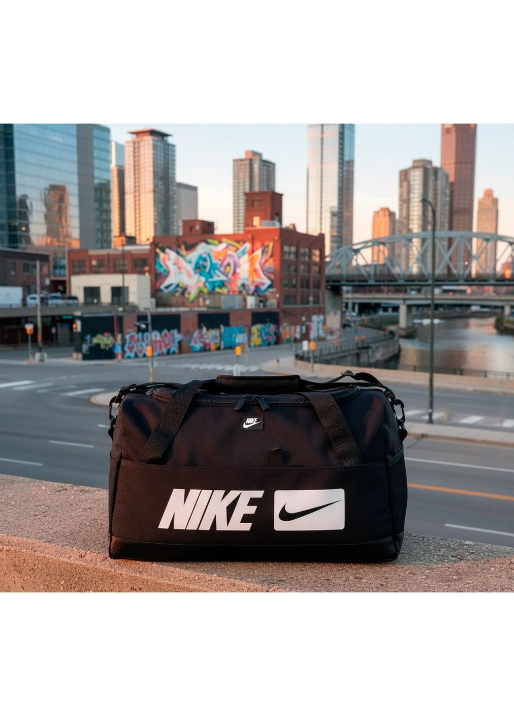 Сумка через плечо с крепким дном и надежной фурнитурой стильная модель для прогулок и занятий No Brand (369326968)