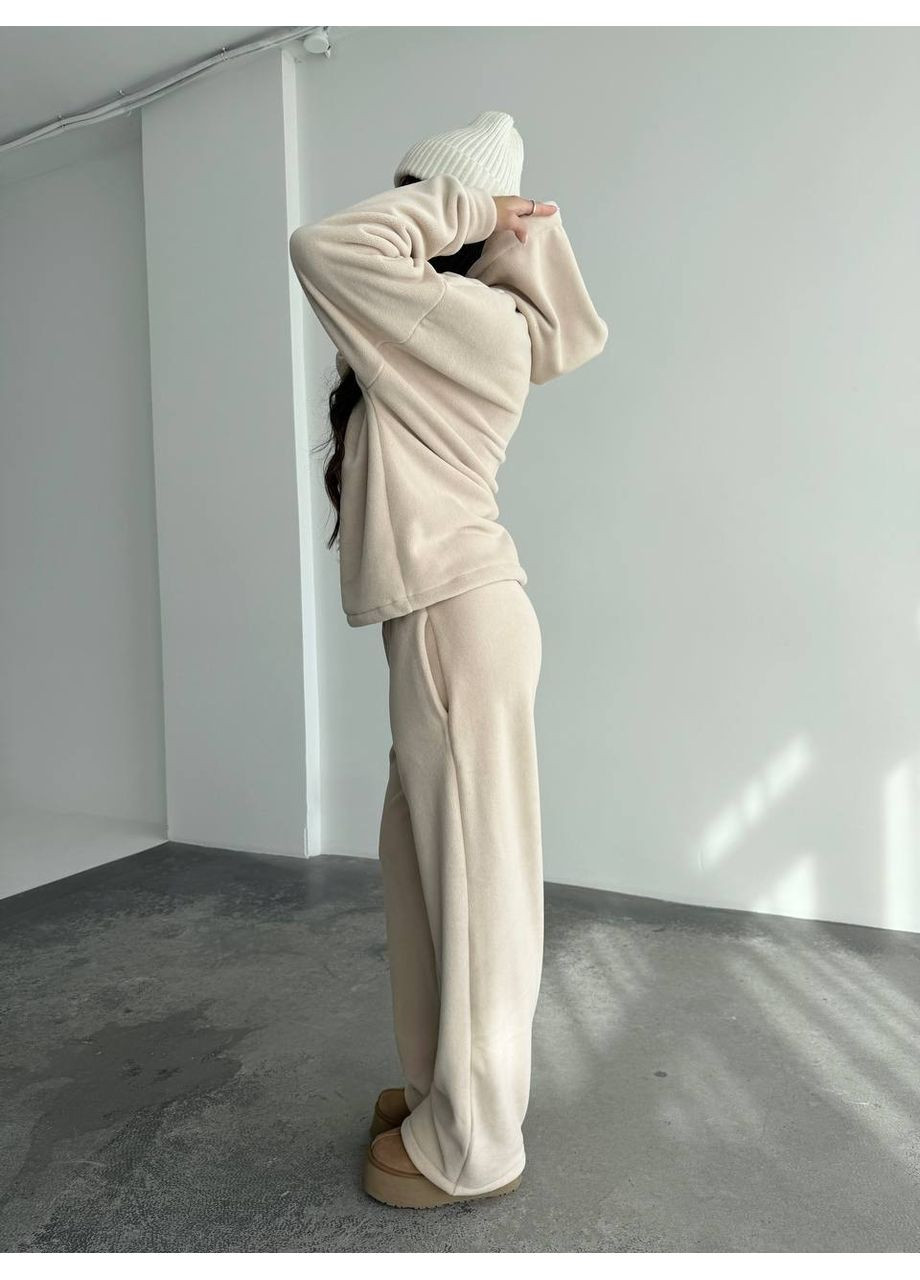 Жіночий костюм iз плюшевого флісу бежевого кольору 35717 No Brand (366530959)