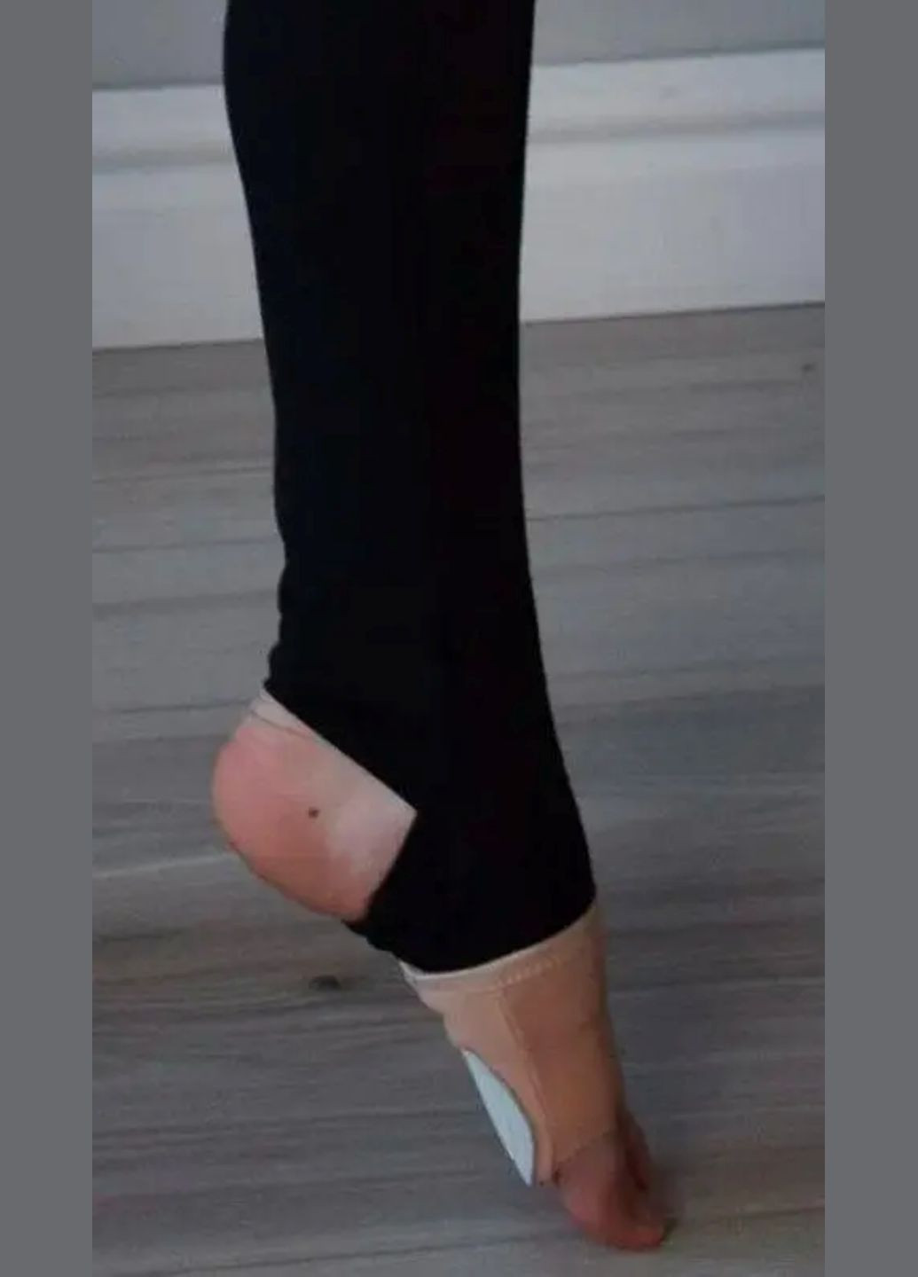 Черные черные лосины для гимнастики с вырезом под пятку Vlad&K