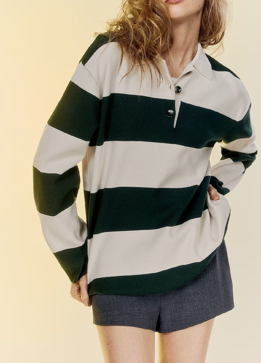 Белая женская футболка-поло H&M в полоску