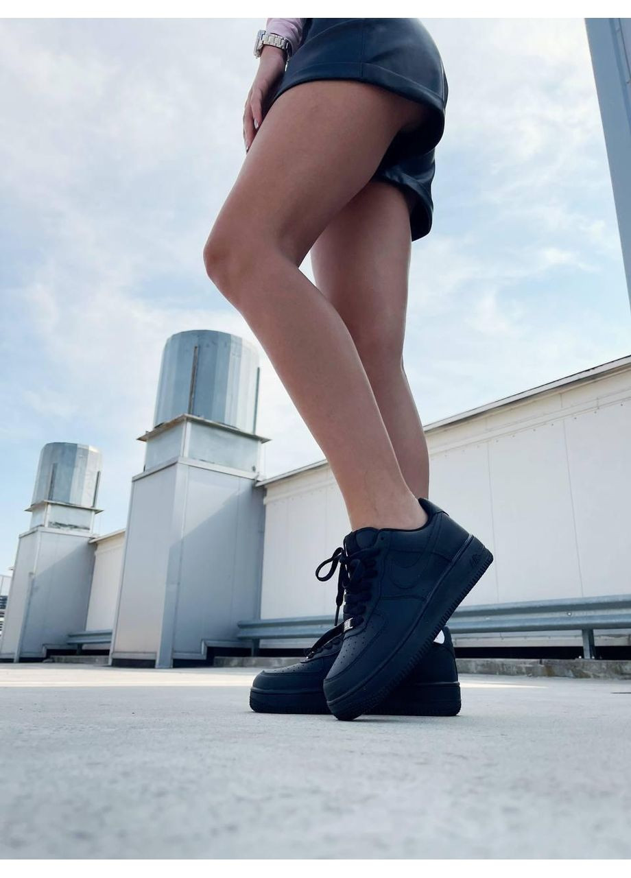 Черные демисезонные кроссовки мужские nike air force 1 classic black найк аир форс 1 премиум No Brand