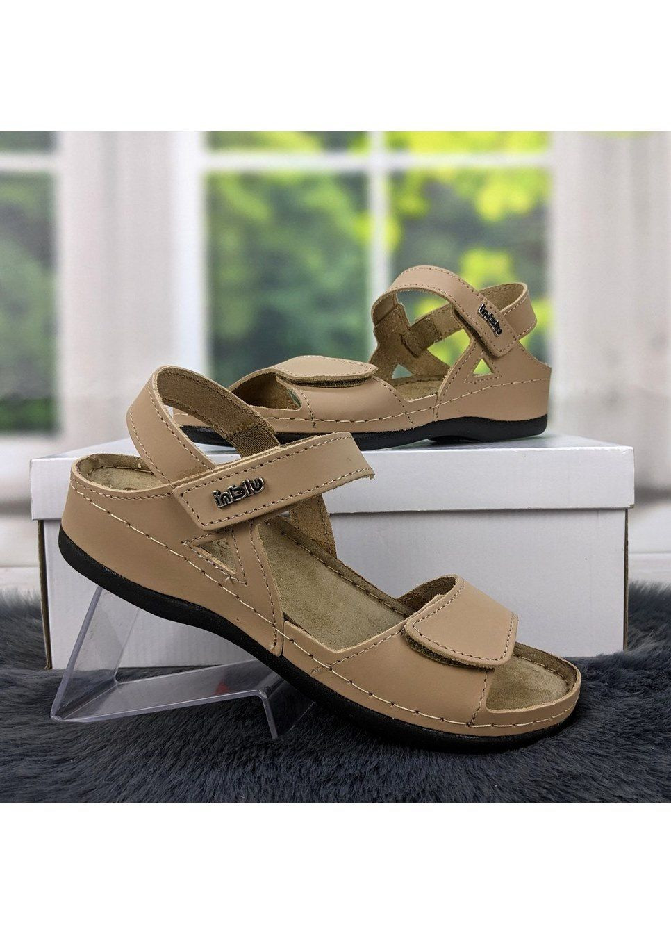Бежевые босоножки женские кожаные Inblu на липучке