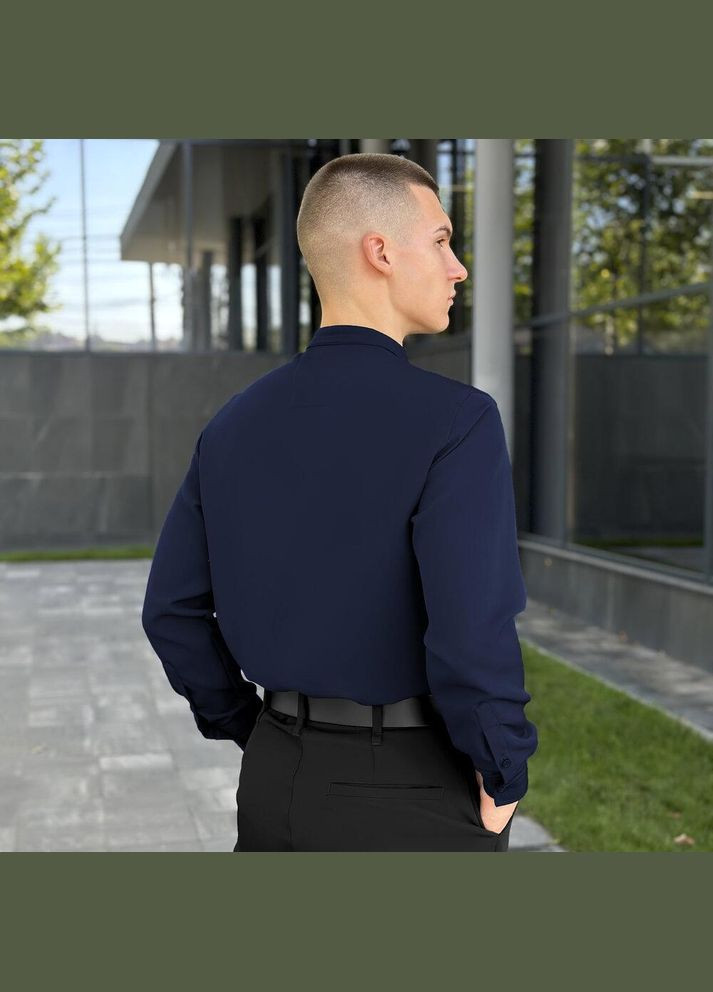 Чоловіча однотонна сорочка з довгим рукавом темно-синя No Brand (341306105)