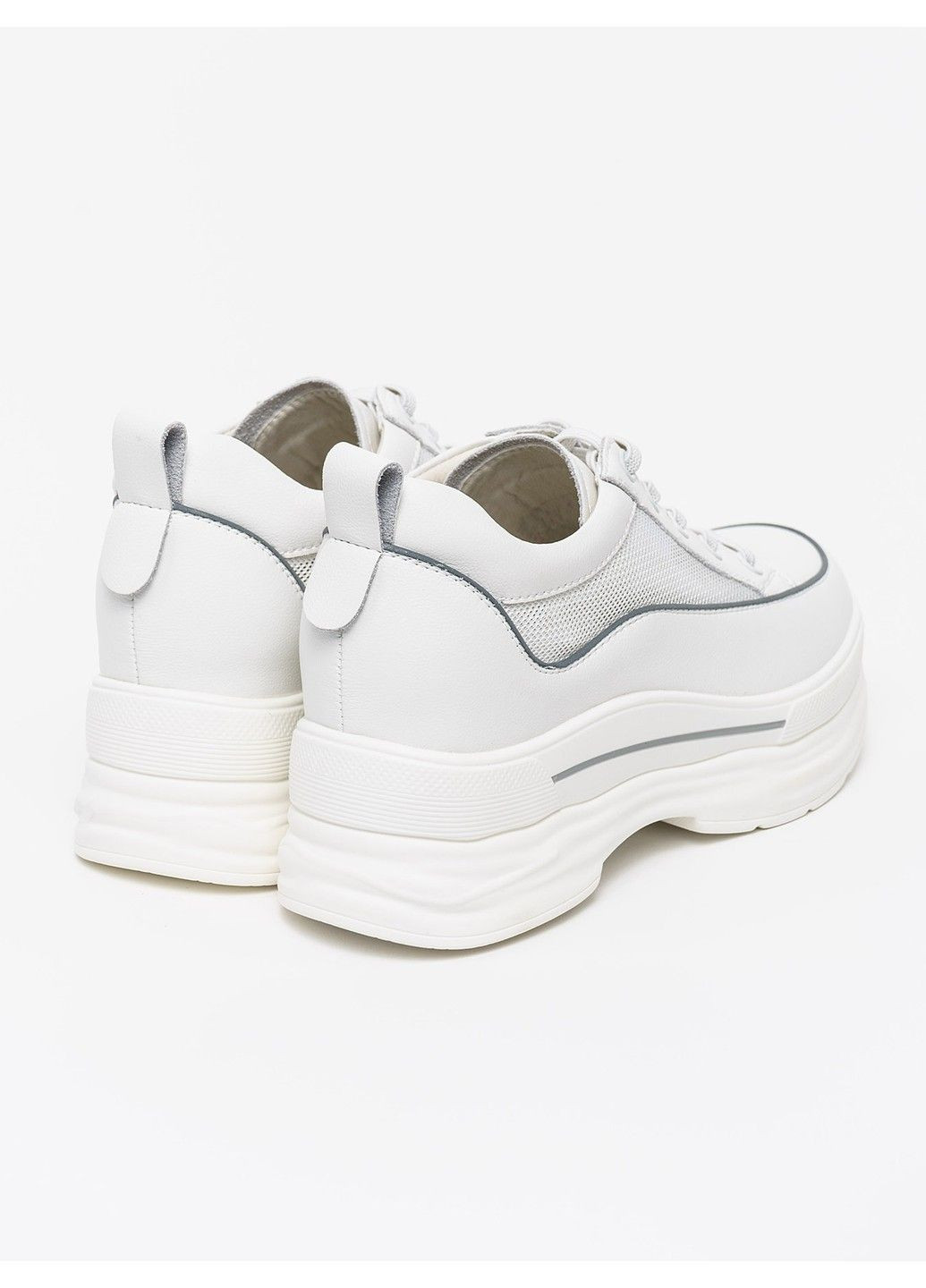 Белые демисезонные женские кроссовки 1100094 Buts