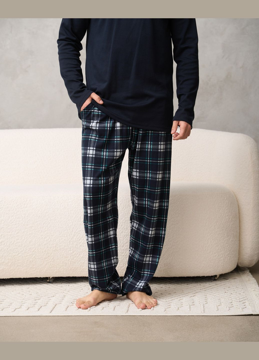 Піжама чоловіча бавовняна в синьому кольорі. Чоловічий комплект зі штанами в клітинку - батал Tom John (311600050)