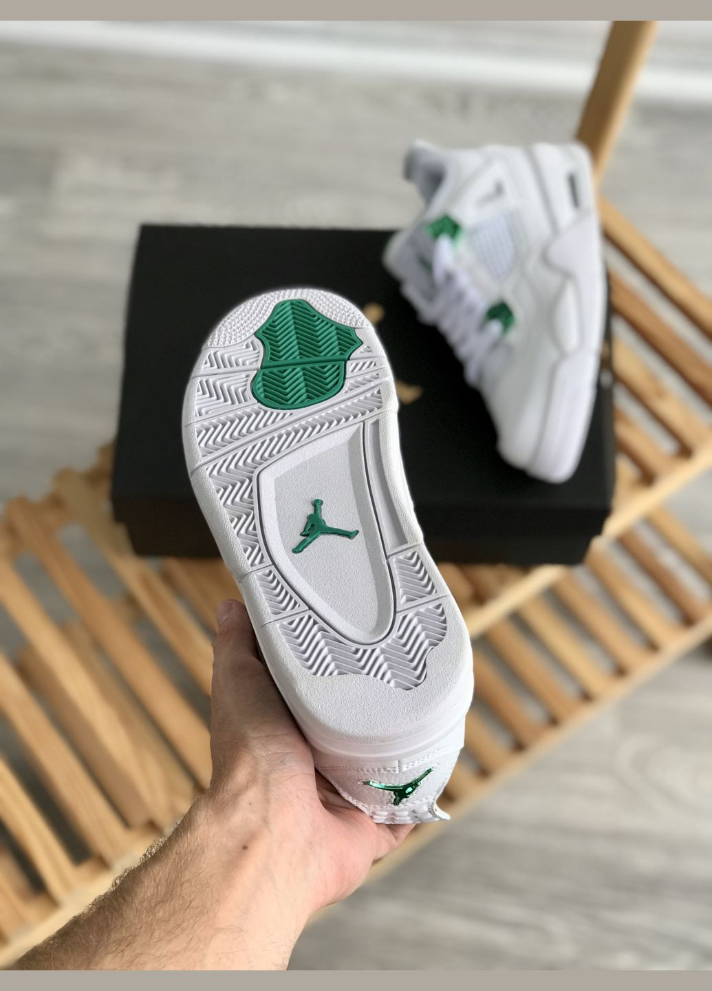 Білі всесезон кросівки чоловічі і жіночі nike air jordan 4 retro metallic green white | найк аір джордан 4 ретро металік грін білі No Brand