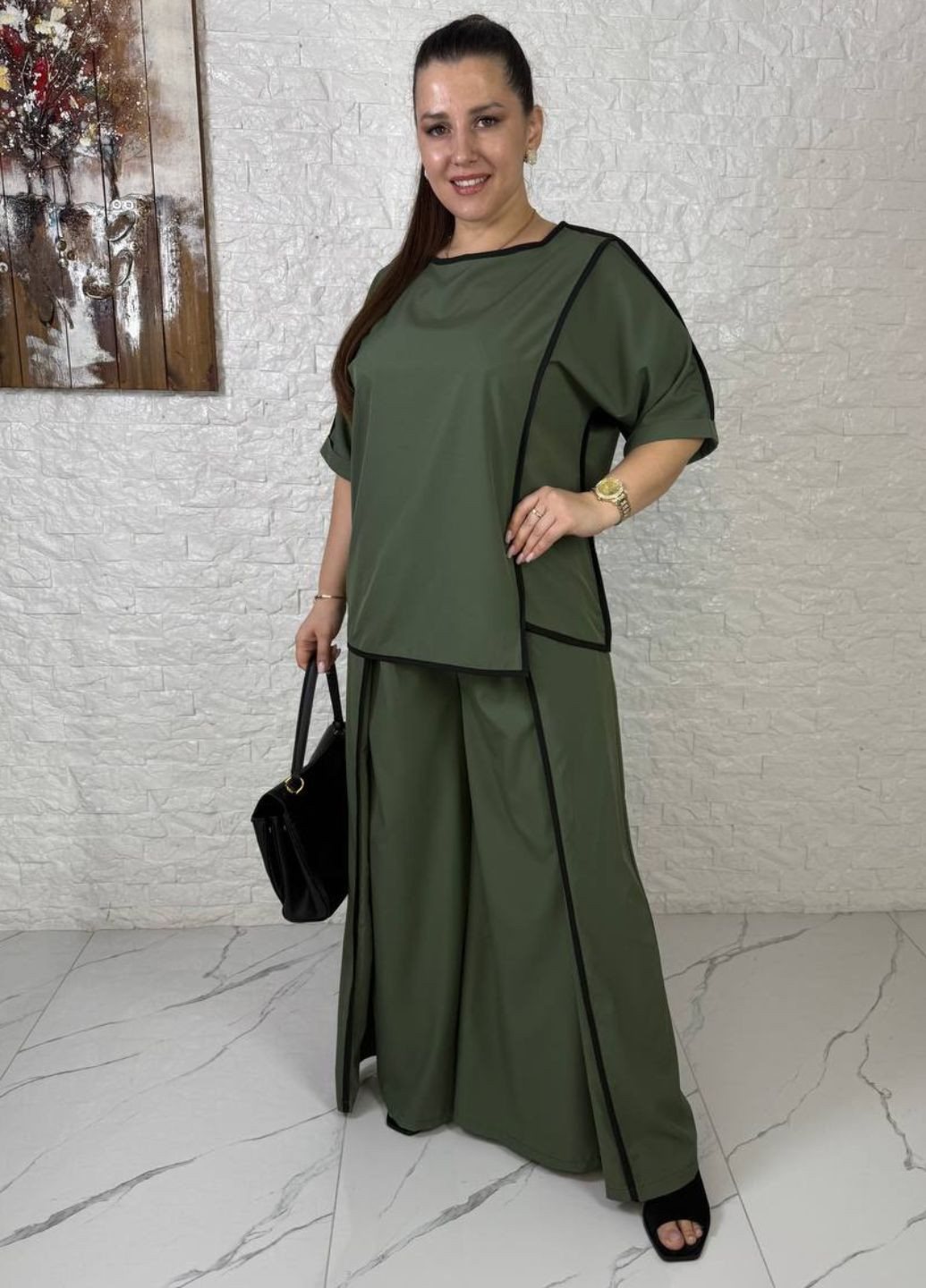 Женский повседневный костюм двойка с кантом: блуза с неровным низом и брюки нахлест Україна (329369655)