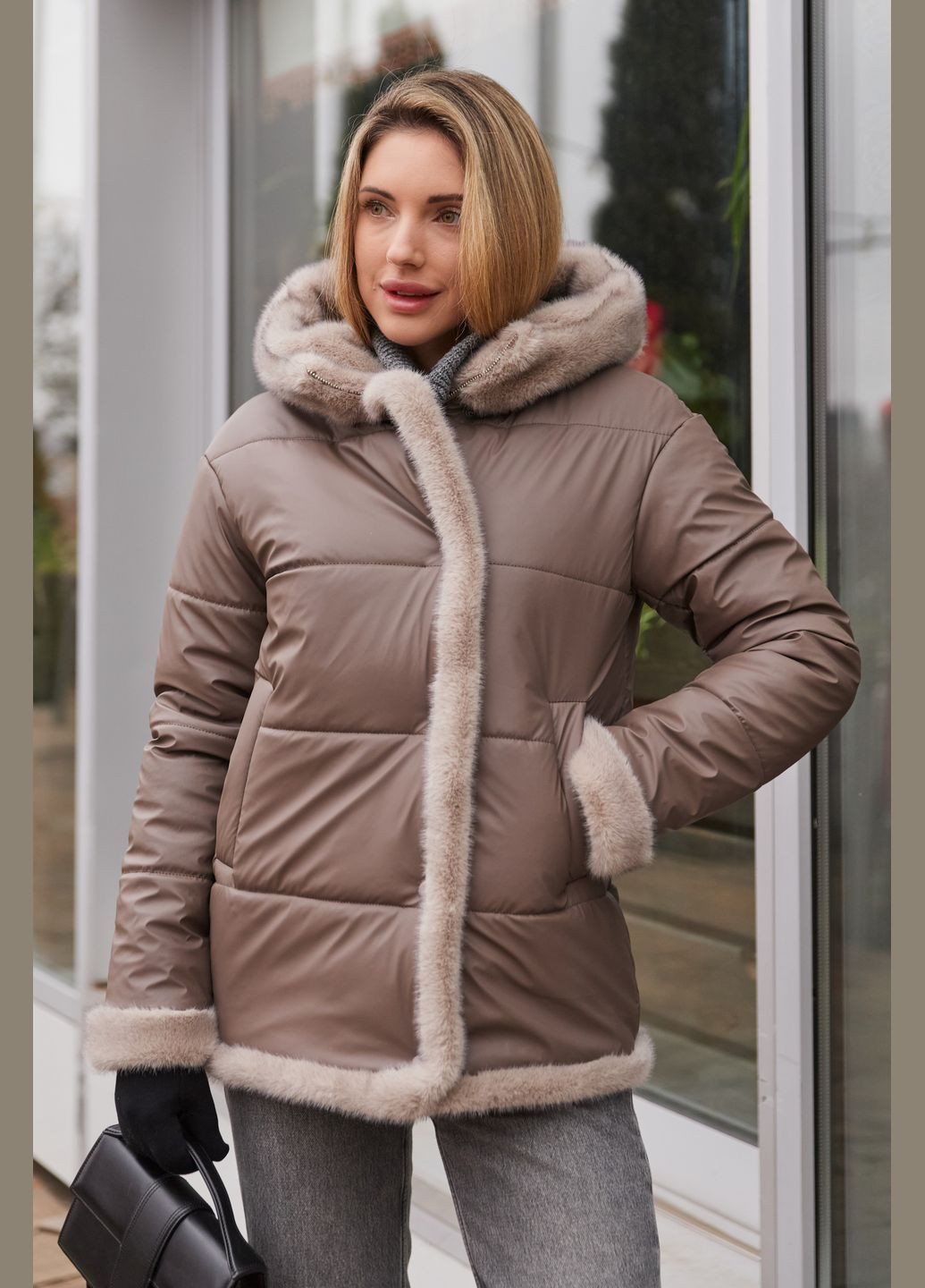 Кофейная зимняя куртка MN