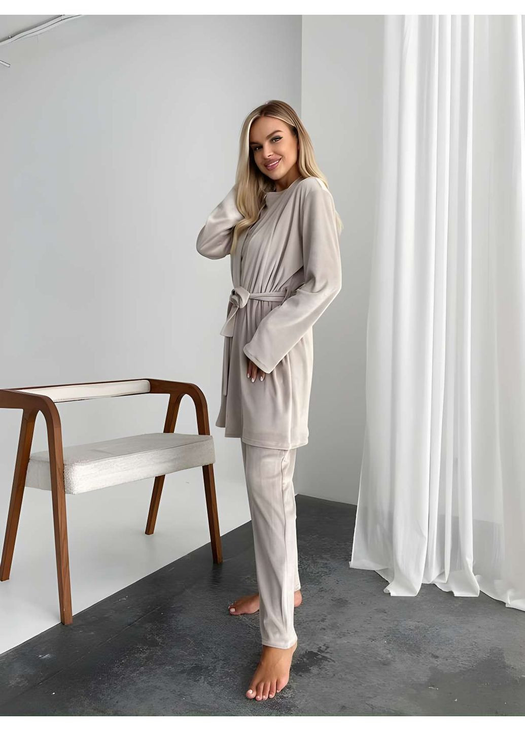 Бежевая зимняя женская велюровая пижама пижамный комплект тройка со штанами лавандовый сиреневый Україна