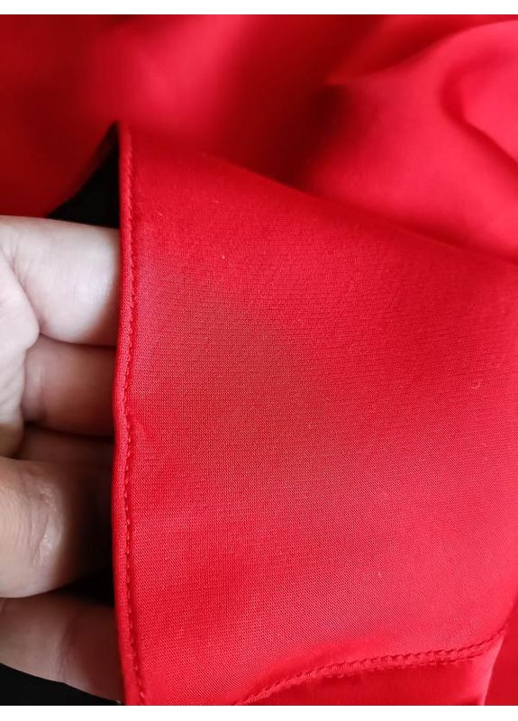 Чорна атласна сукня міді Zara