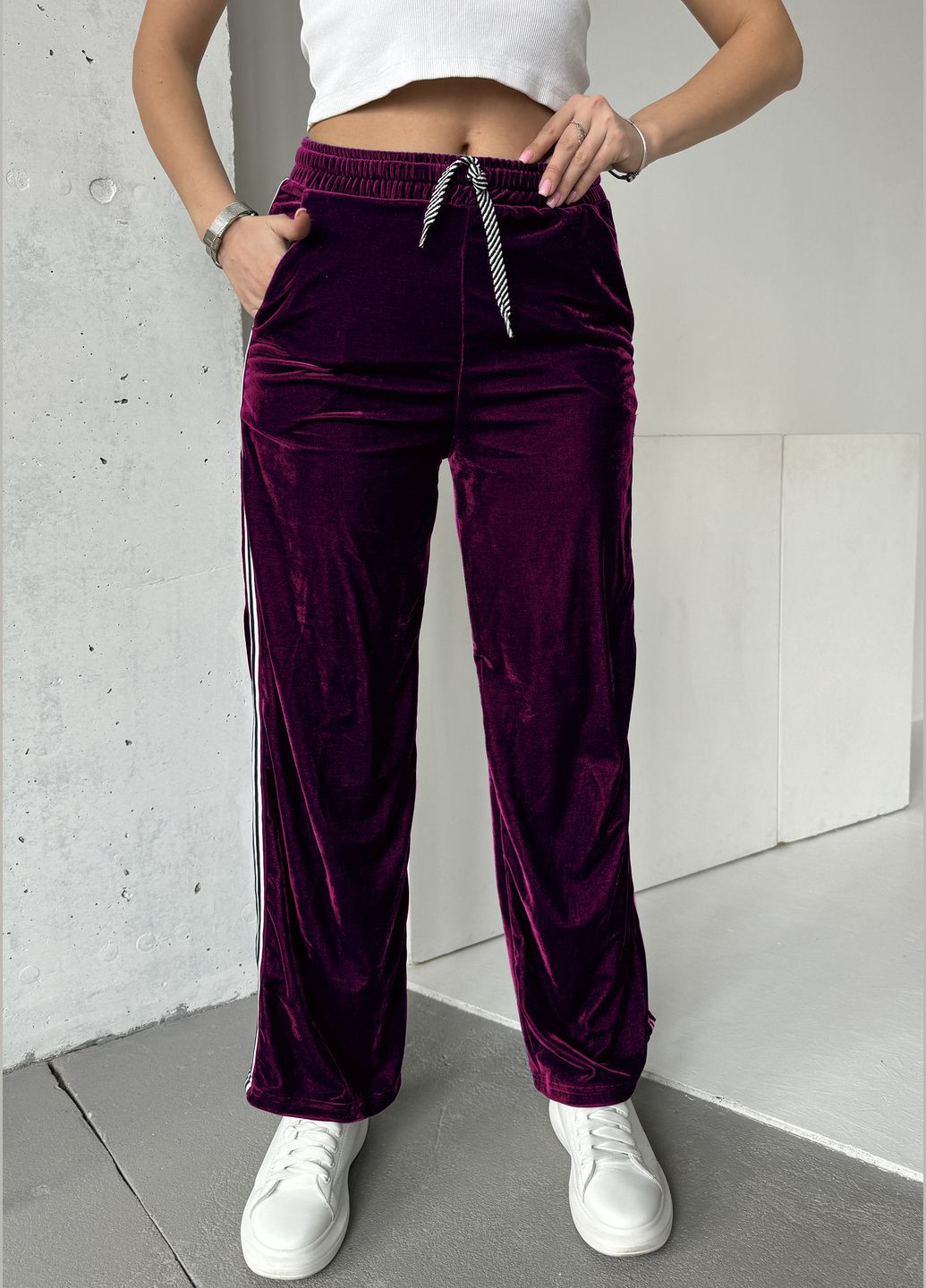 Стильні практичні штани з м'якого велюру INNOE Штани (322236451)