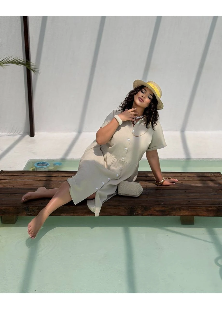Светло-бежевое льняное платье-рубашка boho-chic с отрезной кокеткой и пуговицами Vakko однотонное