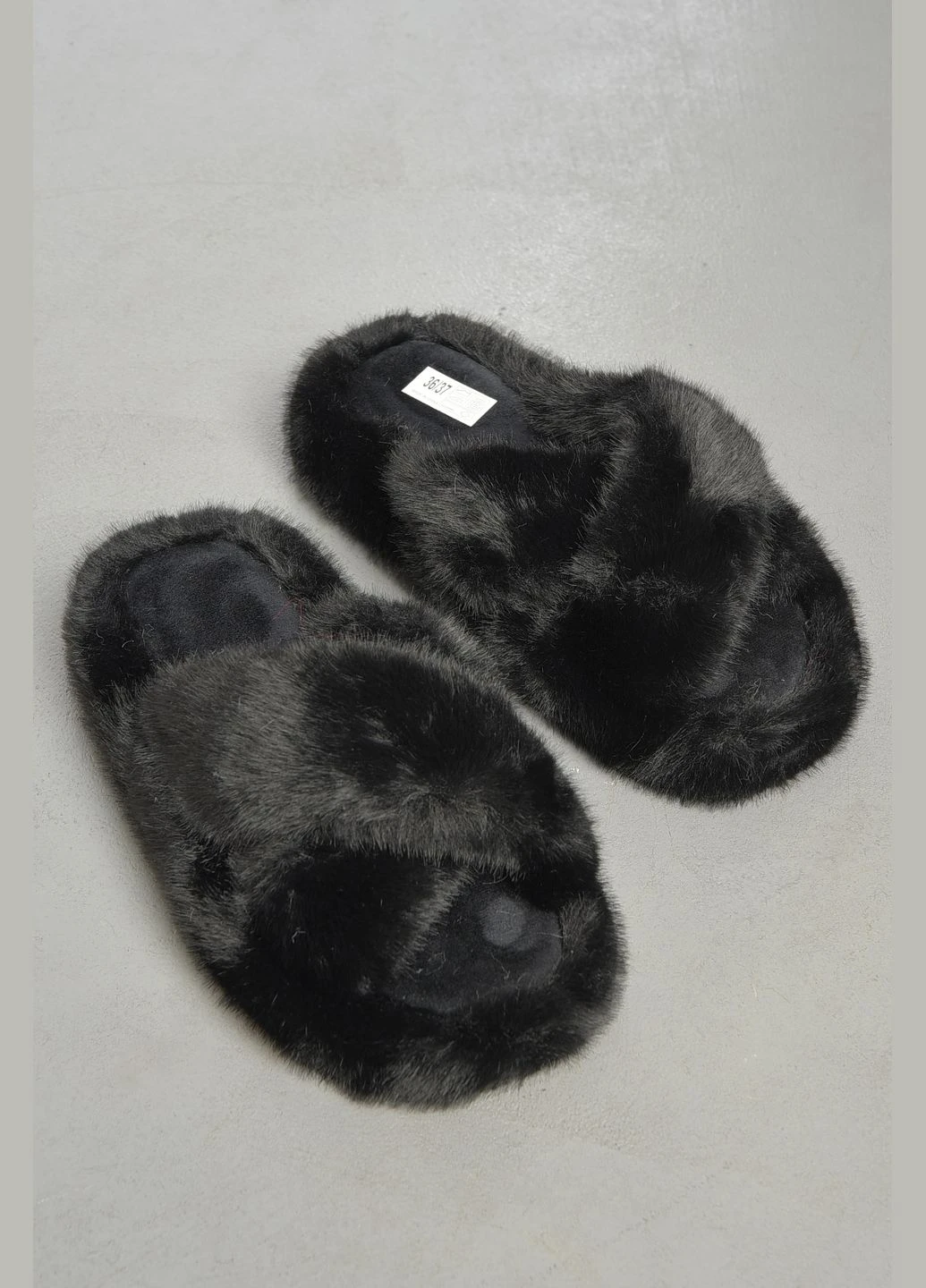 Капці домашні жіночі хутряні чорного кольору Let's Shop (300841226)