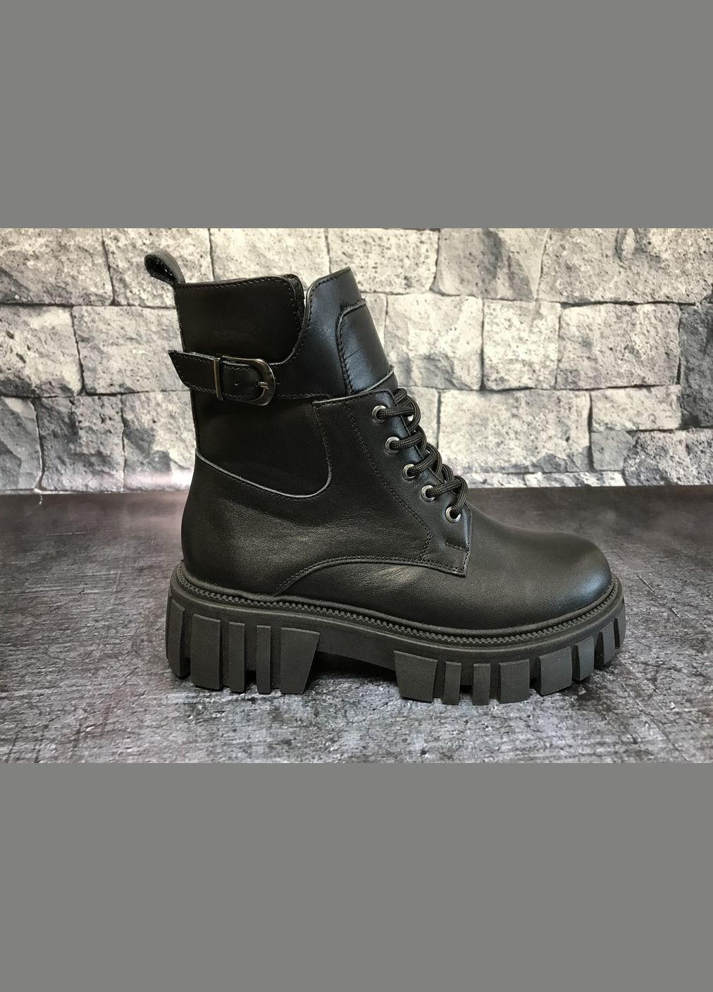 Осенние кожаные демисезонный ботинки на платформе Bistfor