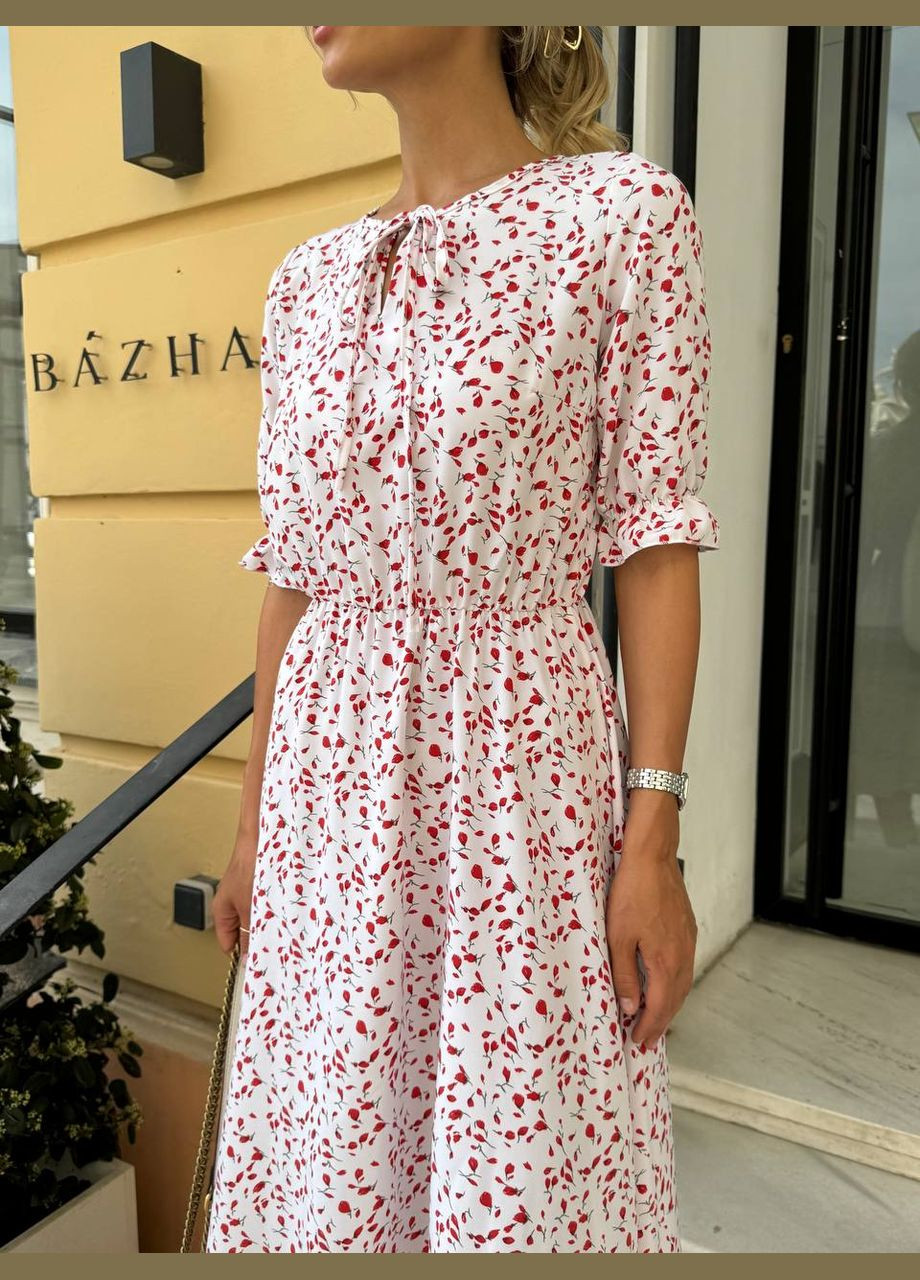 Белое женское платье длины меди Украина с цветочным принтом