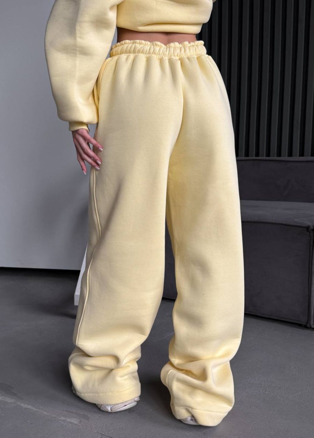 Базовый повседневный демисезонный оверсайз костюм двойка: свитшот + штаны палаццо Tik-Tak (364957572)