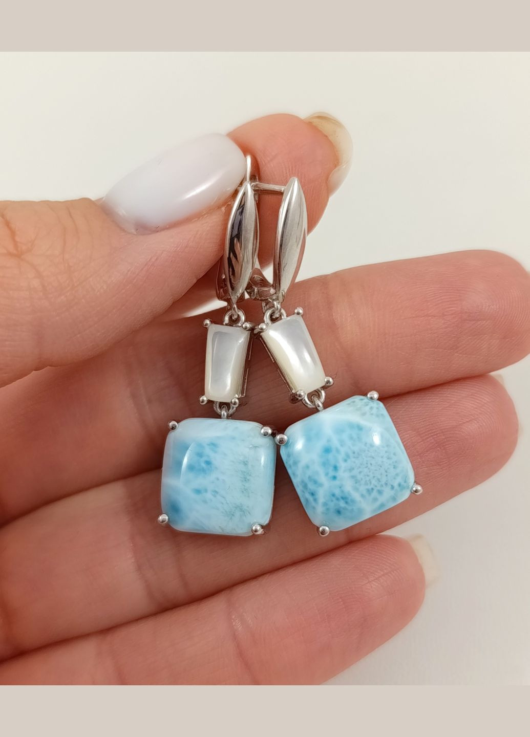 Серебряные серьги с ларимаром и перламутром Е0056G No Brand Сережки (338624536)