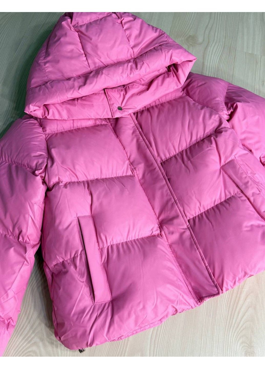 Рожева демісезонна куртка жіноча 10005 дута пуффер з капюшоном рожева Lady yep