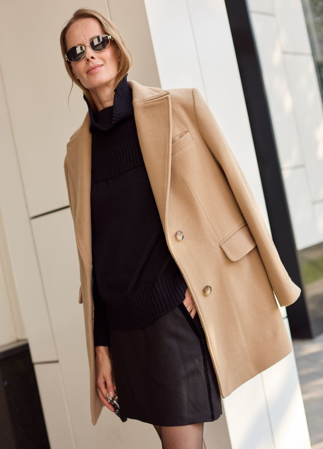 Бежевое полупальто из кашемира Kohai