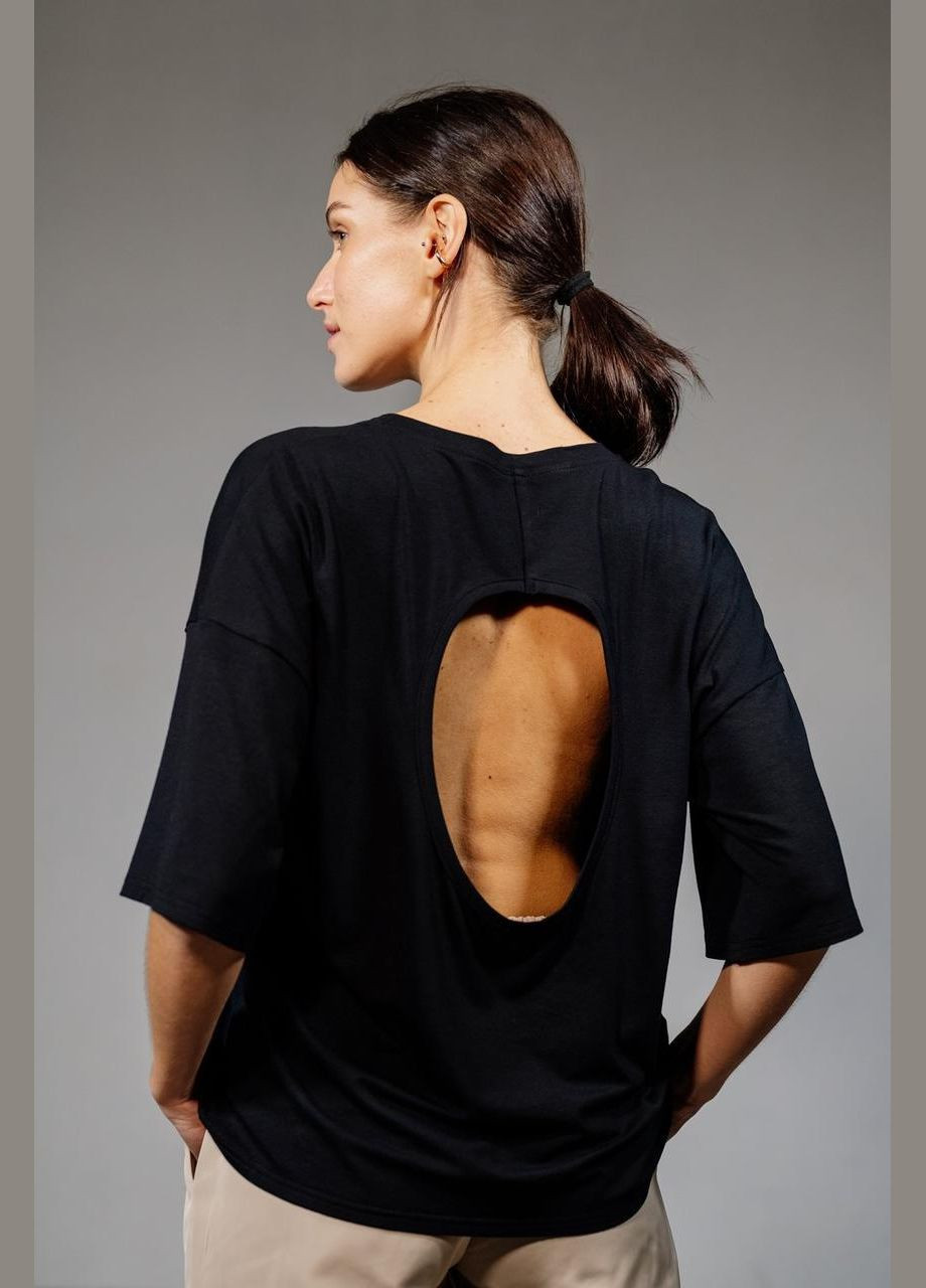 Черная всесезон футболка женская с вырезом оверсайз черная mkaz6420-2 Modna KAZKA
