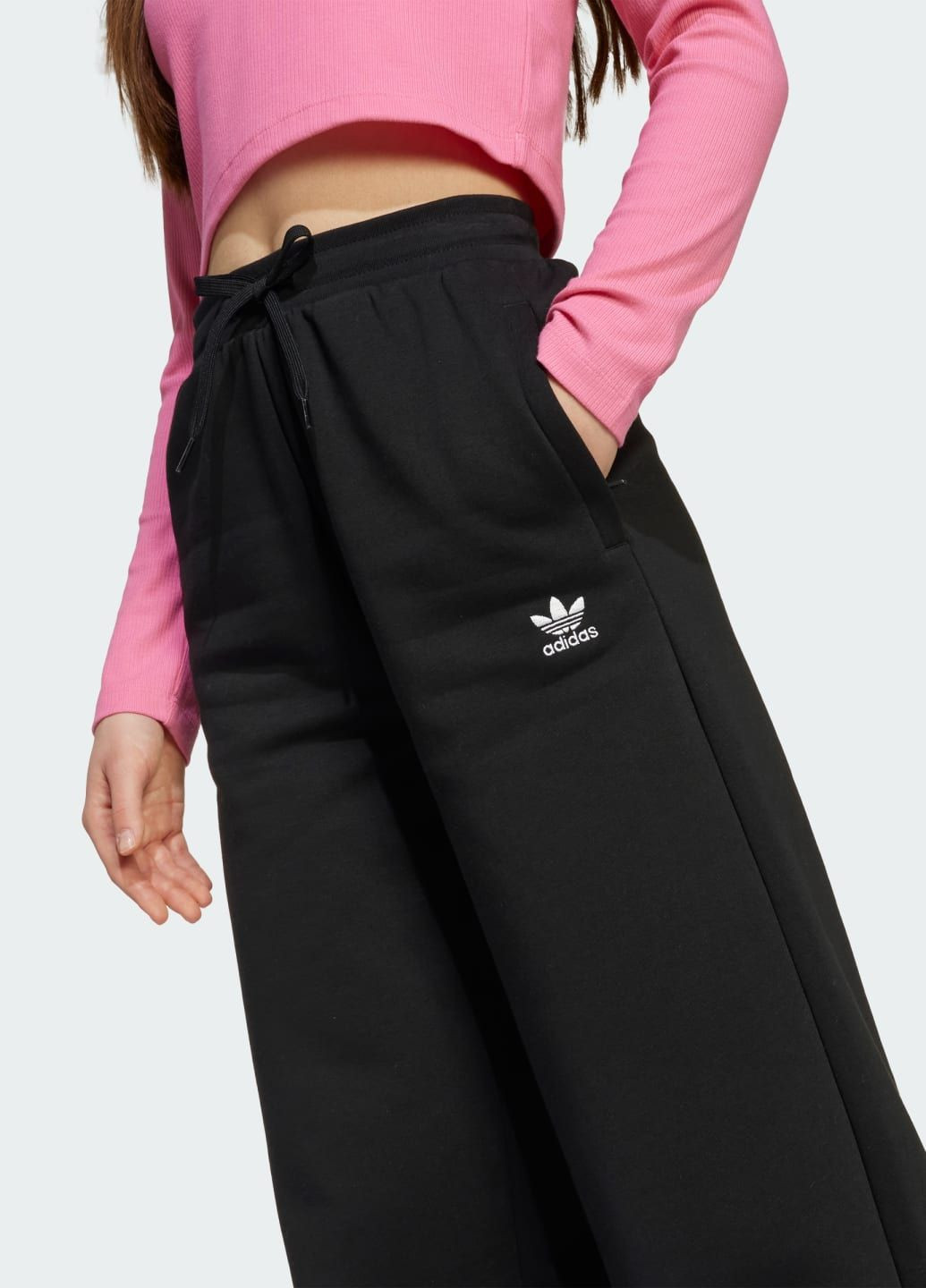 Черные спортивные демисезонные брюки adidas