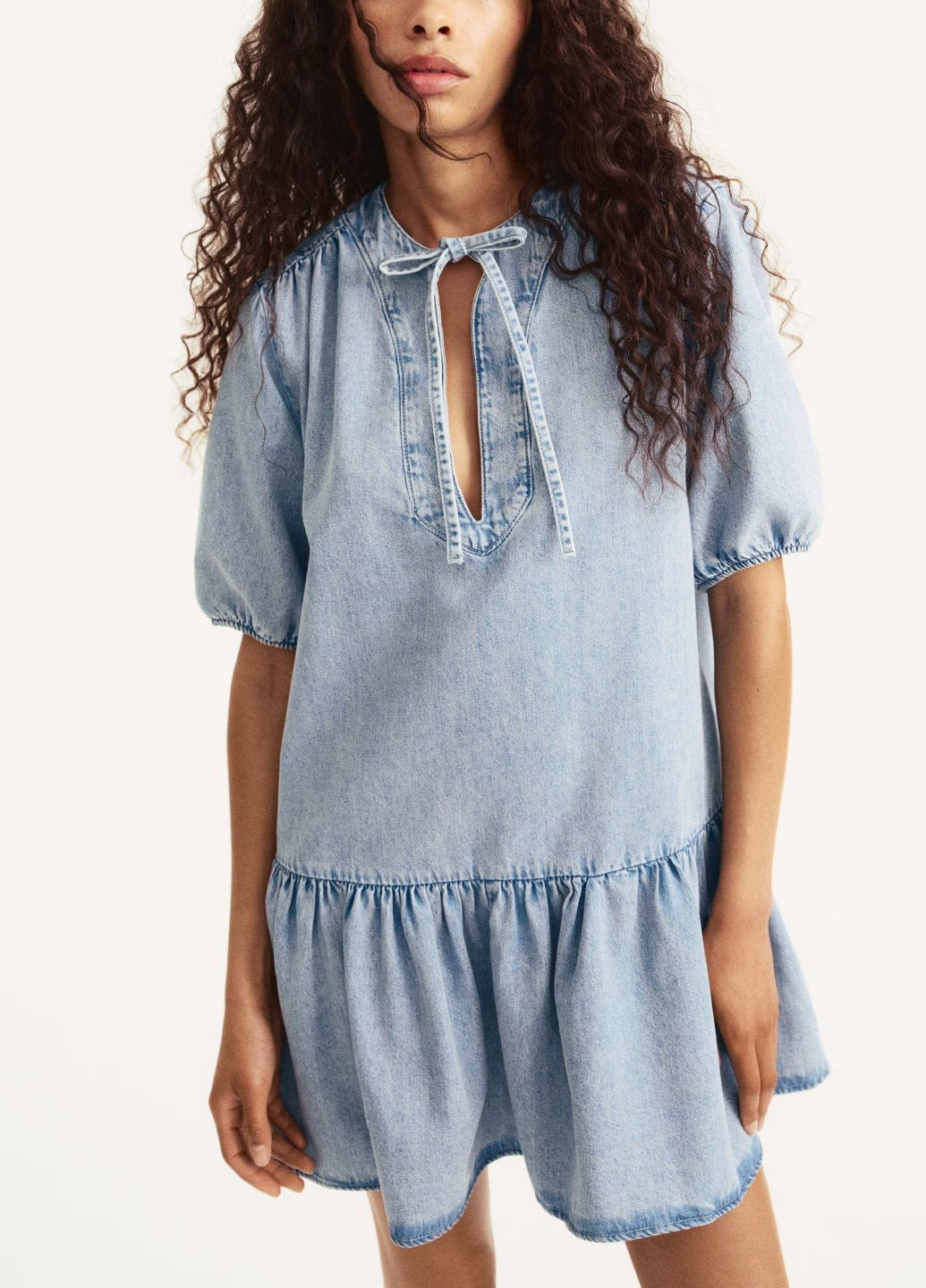 Світло-блакитна сукня H&M однотонна