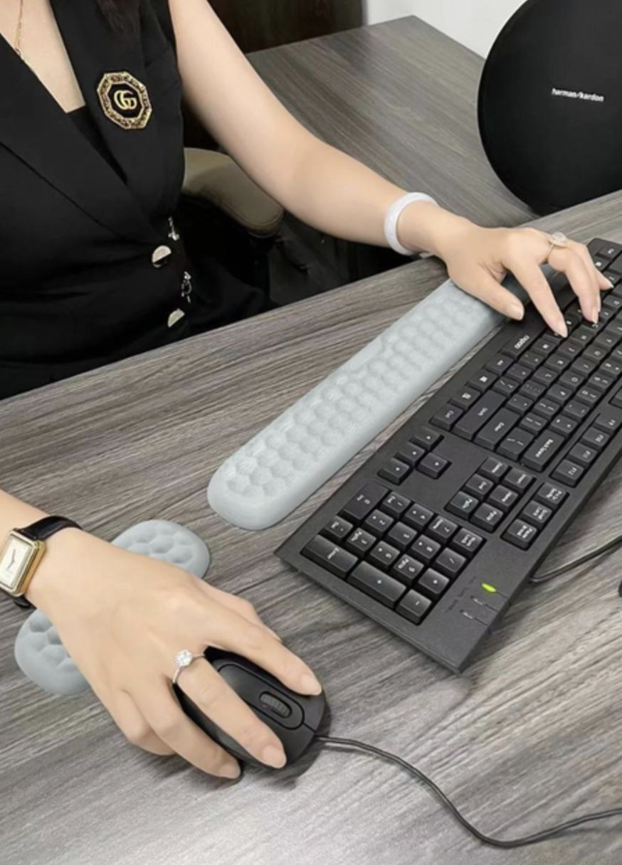 Ергономічний килимок підставка під зап'ястя рук для миші та клавіатури з ефектом пам'яті 1 шт Neon (362577124)