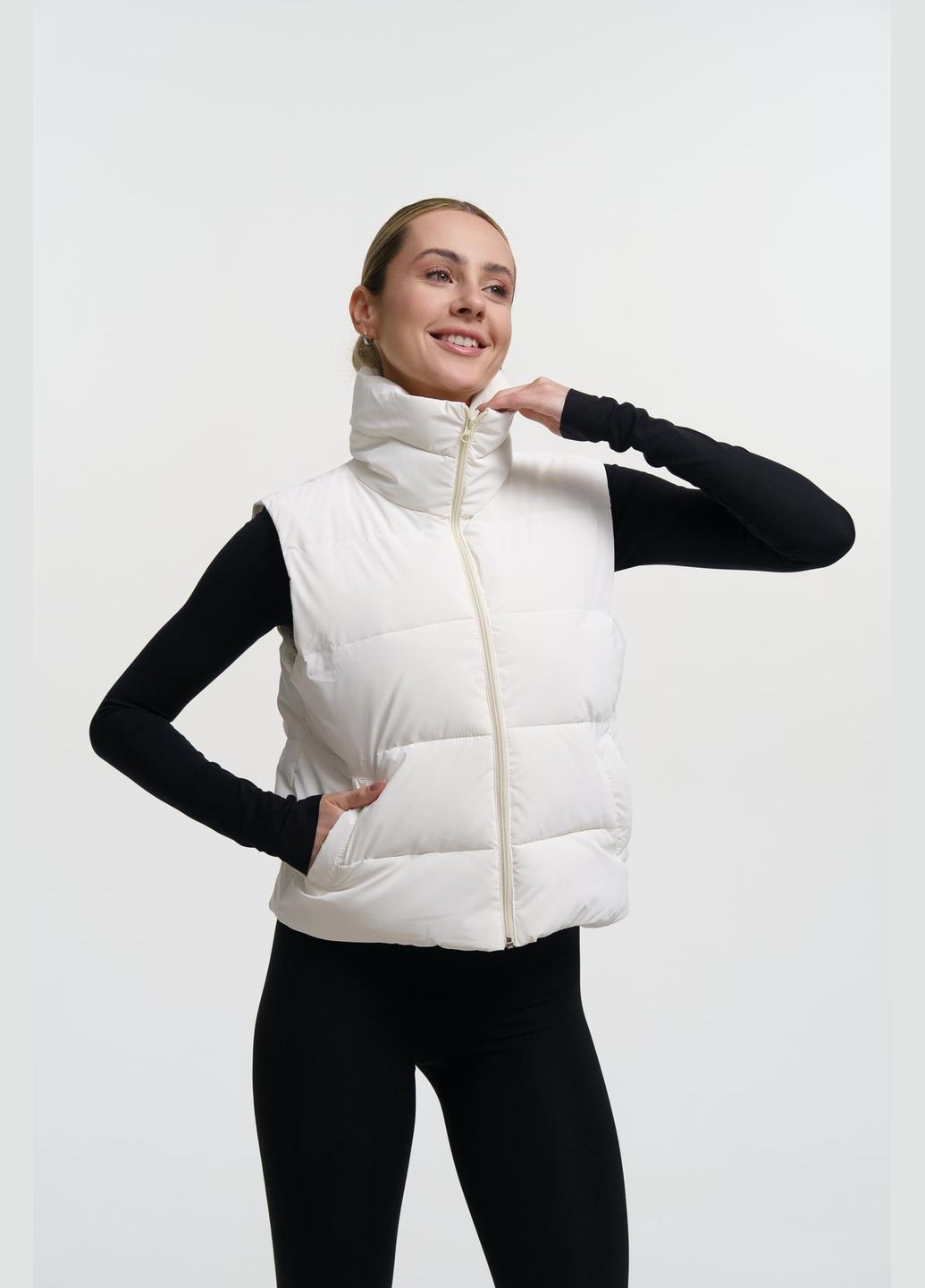Жилетка жіноча "Lola" біла Intruder (359378671)