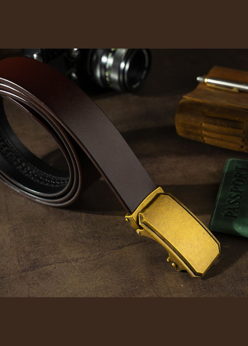 Мужской ремень кожаный c латунной угловатой пряжкой 20276 Коричневый Vintage (302972058)