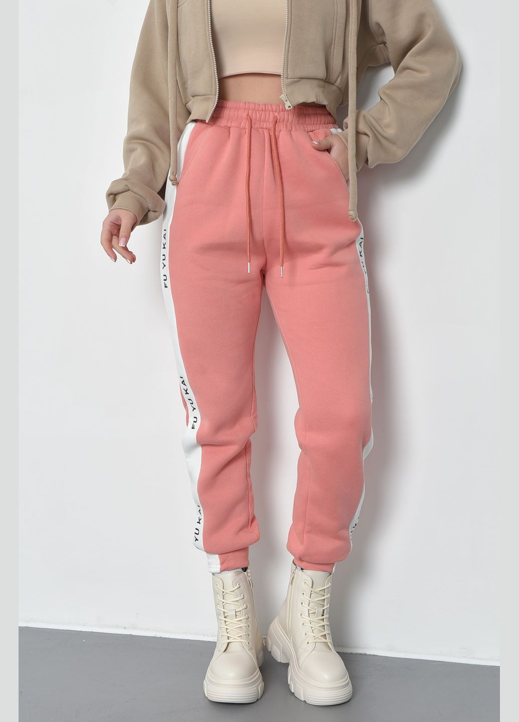 Спортивні штани жіночі на флісі темно-рожевого кольору Let's Shop (285692188)
