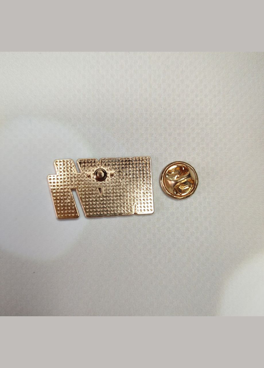 Металевий значок, пін "Kiss" SureGeek (315149901)