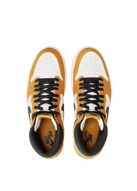 Горчичные демисезонные кроссовки Nike