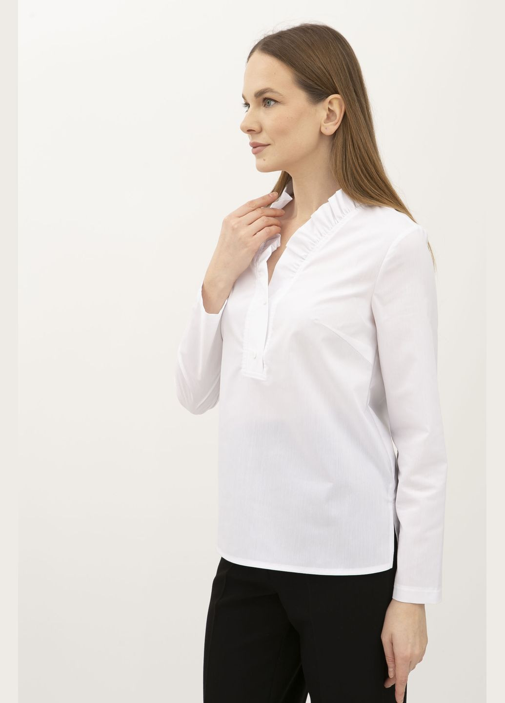 Белая демисезонная блуза Lesia Эмия