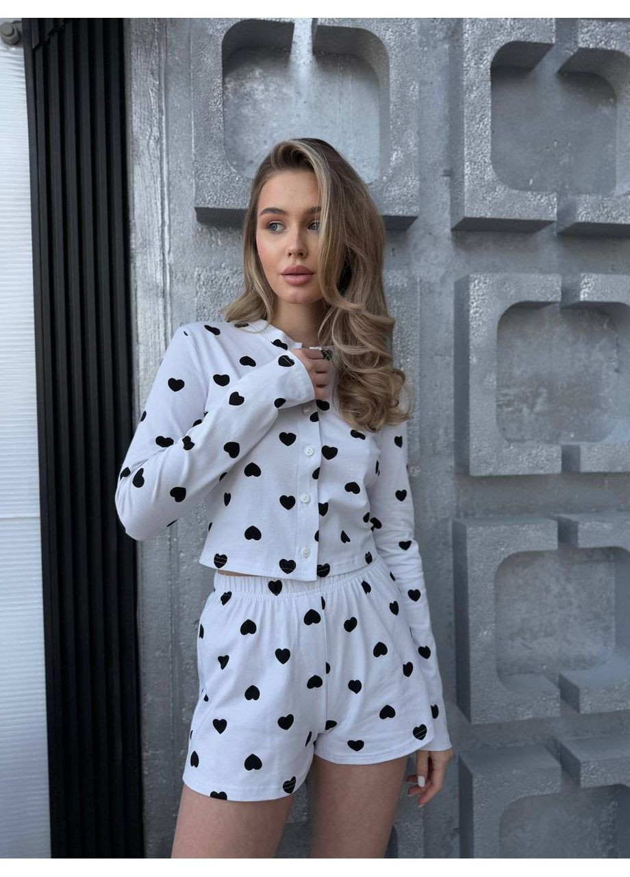 Біла затишна жіноча піжама шорти + кофтинка лонгслів + шорти No Brand Р4942-368