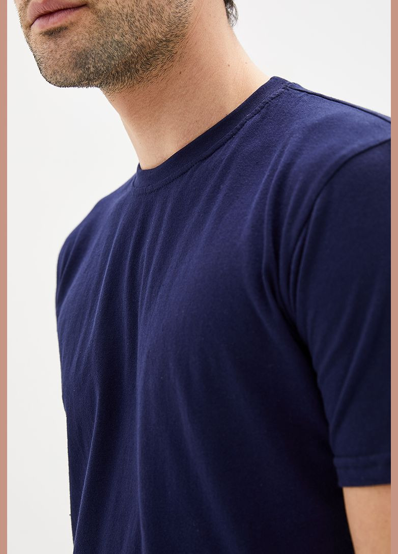 Темно-синя футболка чоловіча базова з коротким рукавом Роза