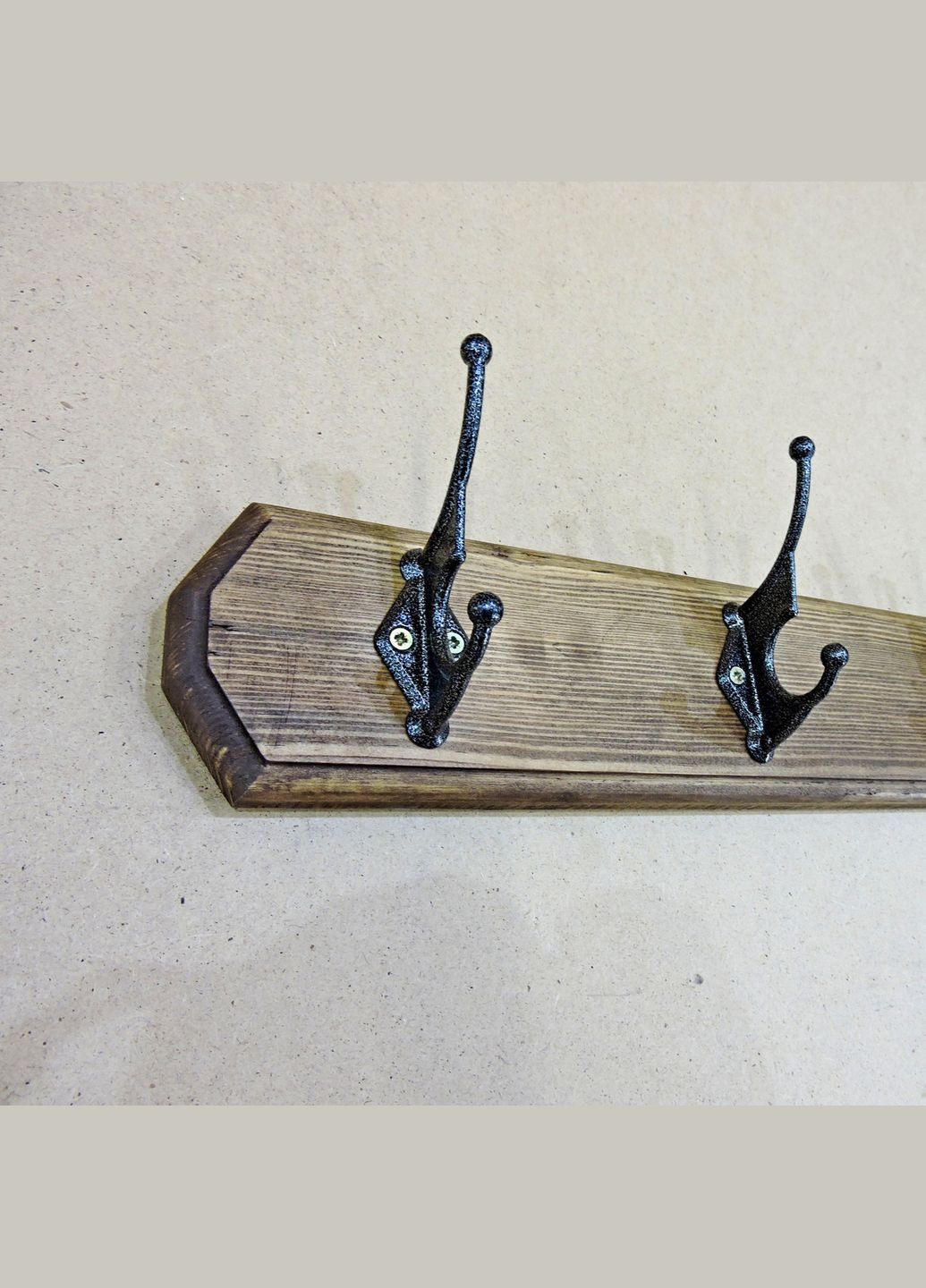 Вешалка для одежды из дерева Гатино 6 капучино (ВДО-601509) No Brand (327865743)