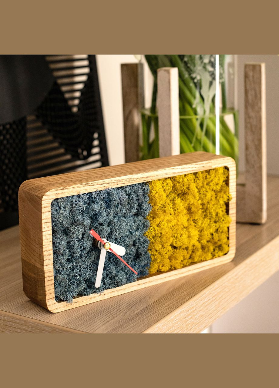 Часы настольные с мхом. Часы с флагом Украины Wood One (315725356)