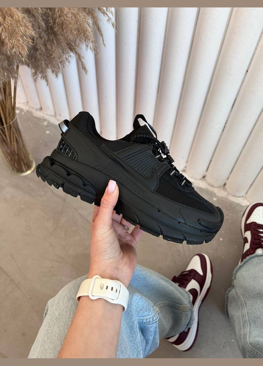 Кросівки жіночі ZOOM VOMERO ROAM SUMMIT BLACK No Brand чорні всесезони (330573915)