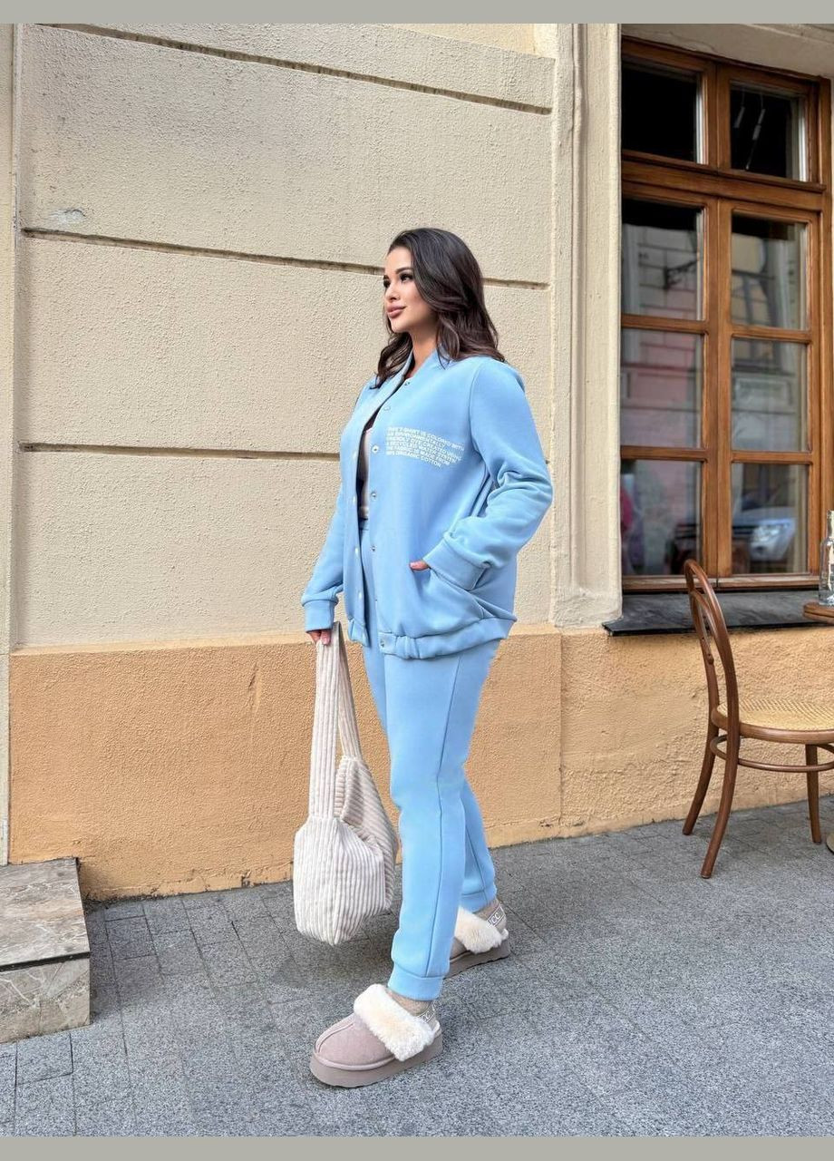 Костюм на кнопке Україна (318454193)