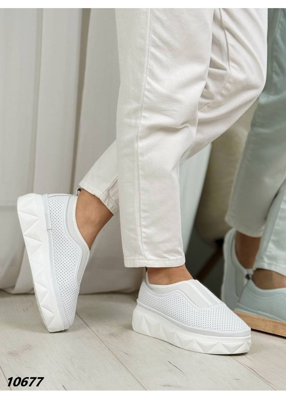 Белые мокасины Vakko