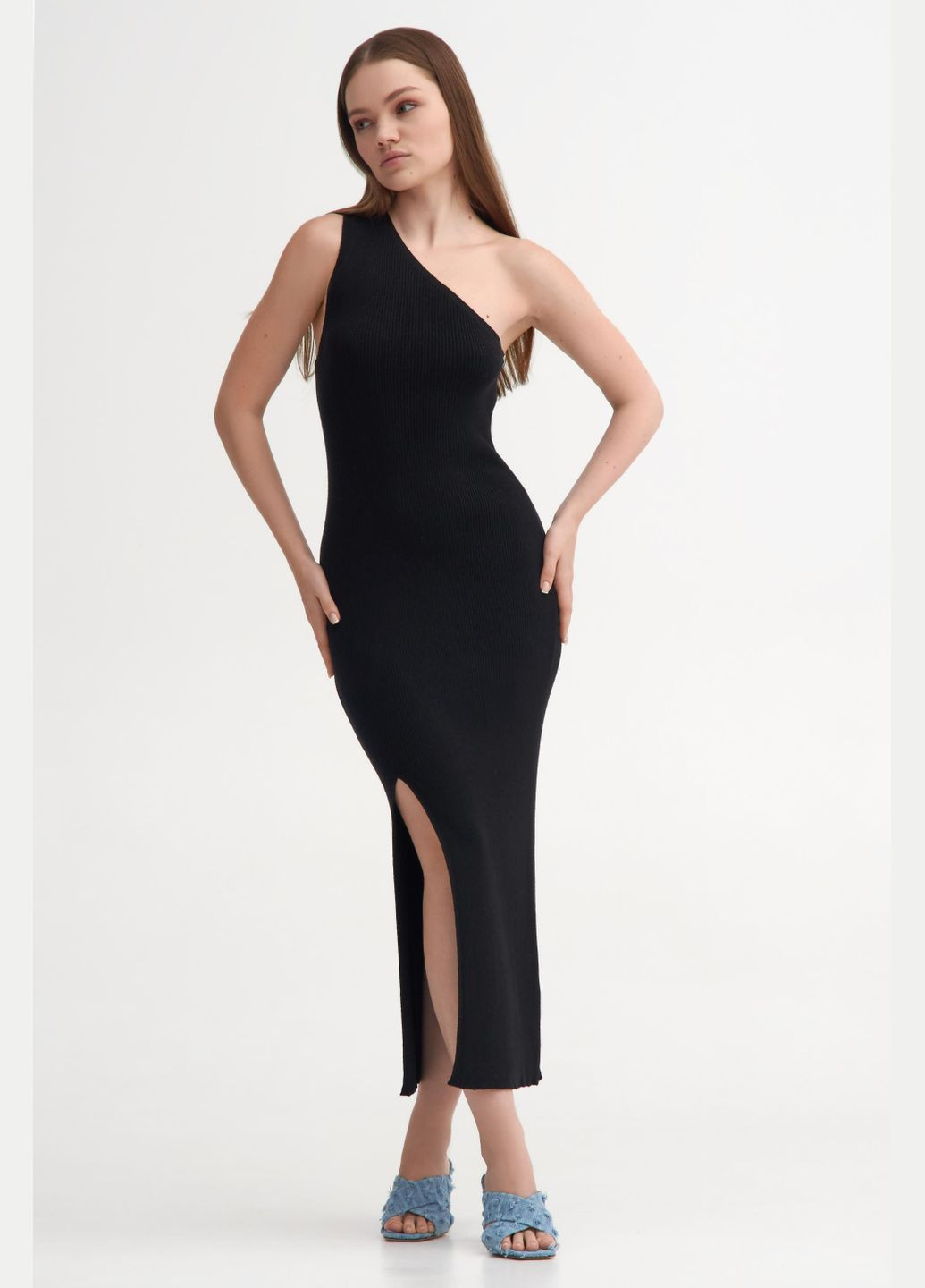 Черное платье, цвет черный Estro